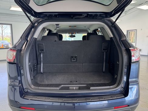 Used 2015 Chevrolet Traverse LT image 33