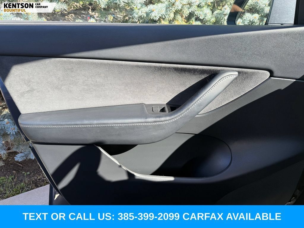 Used 2022 Tesla Model Y Long Range AWD/4WD image 15