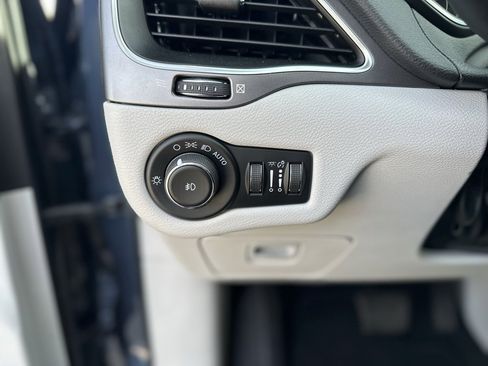 Used 2021 Jeep Cherokee Latitude Plus image 29