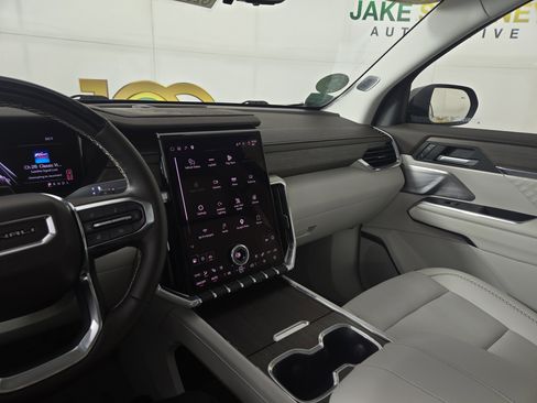 Certified 2025 GMC Acadia Denali w/ Super Cruise Package AWD/4WD image 26