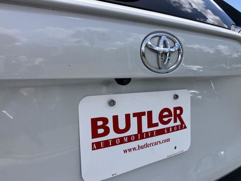 Used 2024 Toyota RAV4 XLE Premium FWD image 11