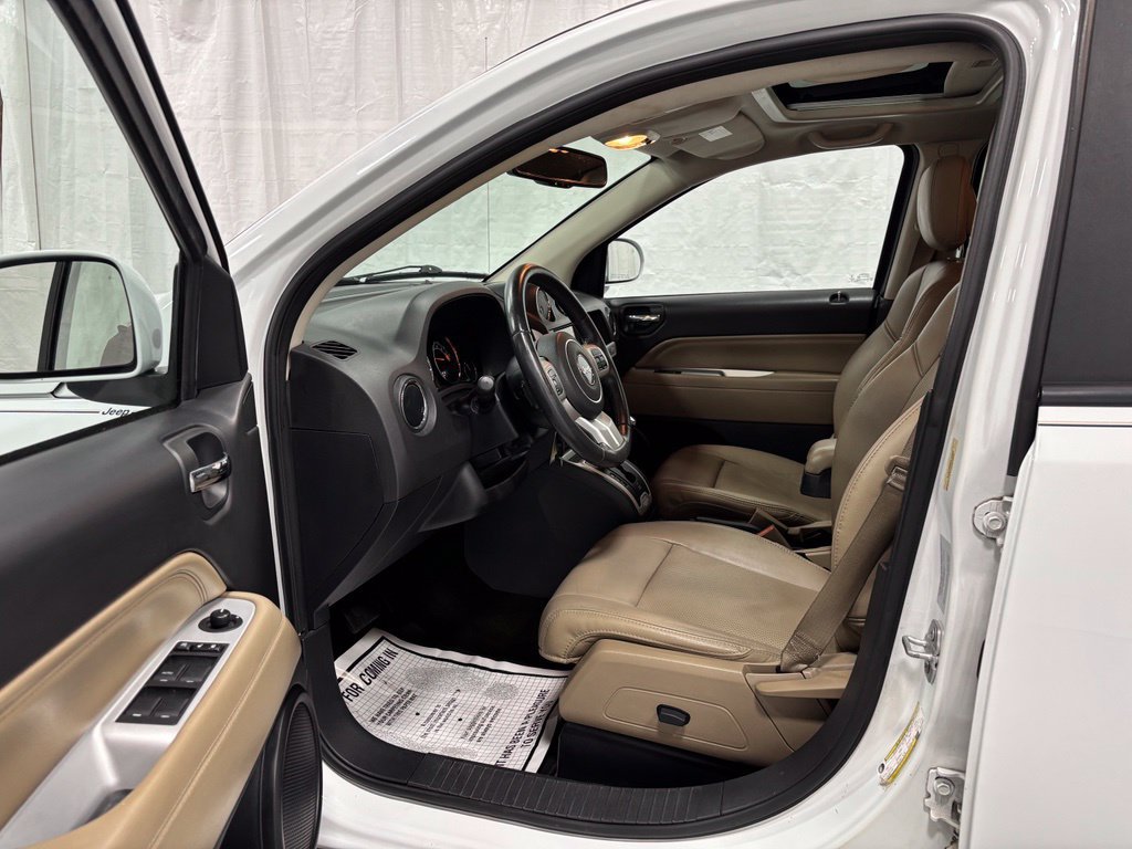 Used 2016 Jeep Compass High Altitude AWD/4WD image 10