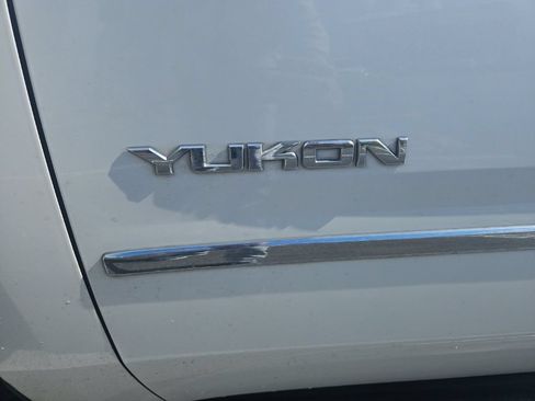 Used 2020 GMC Yukon SLT w/ Premium Edition RWD image 2