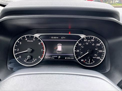 Certified 2025 Nissan Rogue SV FWD image 24
