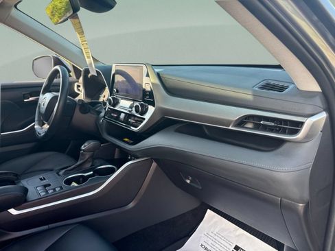 Certified 2026 Toyota Highlander XLE AWD/4WD image 25
