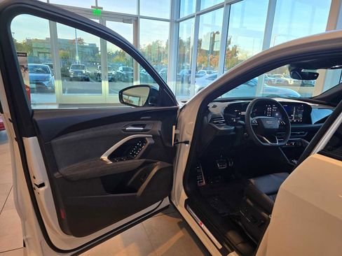 New 2025 Audi SQ5 Premium Plus image 19