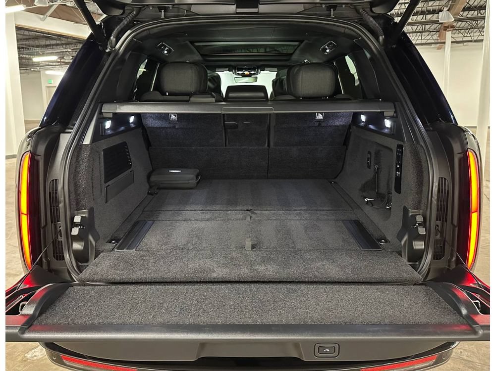 Used 2023 Land Rover Range Rover SV AWD/4WD image 15