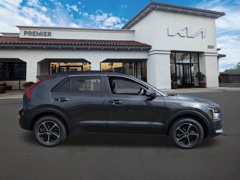 New 2026 Kia Niro EX FWD image 9
