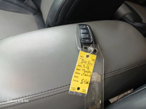 Used 2014 Jeep Cherokee Limited w/ Luxury Group FWD image 6