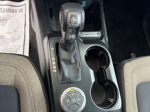 Used 2025 Ford Bronco Big Bend image 27