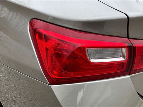 Used 2024 Chevrolet Malibu LT FWD image 21