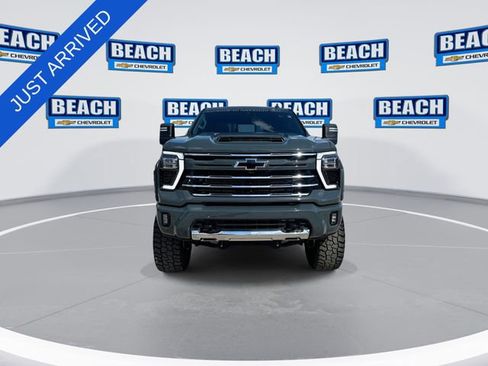 Used 2025 Chevrolet Silverado 2500 LTZ w/ LTZ Premium Package AWD/4WD image 3
