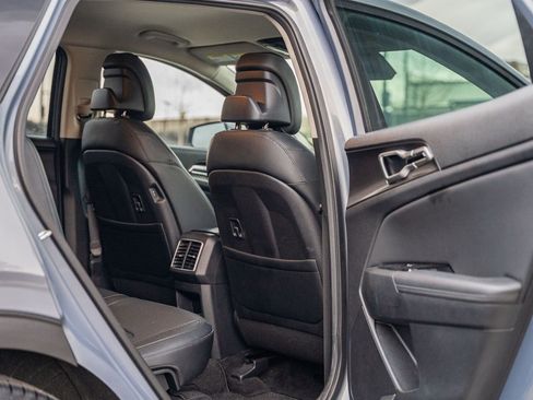 Used 2023 Kia Sportage EX image 16