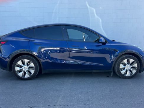 Used 2023 Tesla Model Y Long Range image 9