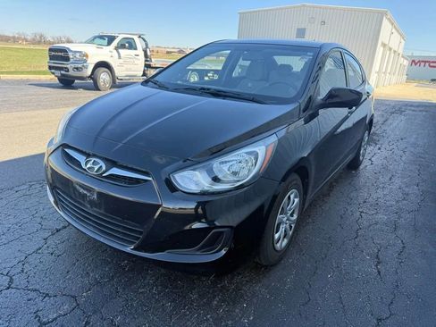 Used 2012 Hyundai Accent GLS image 4