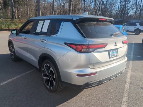 Used 2022 Mitsubishi Outlander ES image 4