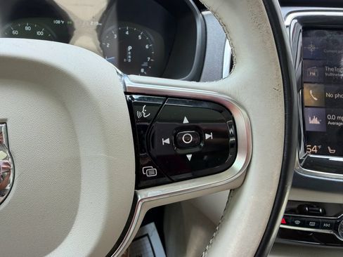 Used 2016 Volvo XC90 T6 Momentum w/ Momentum Plus Package AWD/4WD image 26