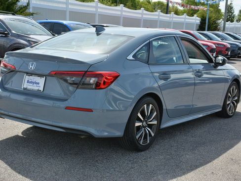 Used 2023 Honda Civic EX image 4