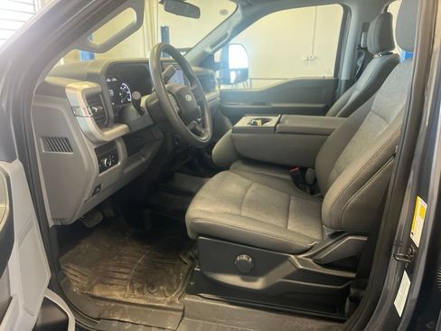 Used 2025 Ford F250 XL AWD/4WD image 5