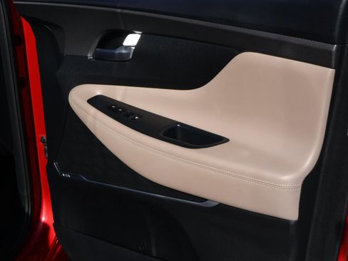 Used 2020 Hyundai Santa Fe Limited image 17