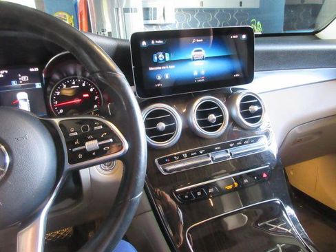 Used 2020 Mercedes-Benz GLC 300 4MATIC w/ Multimedia Package image 38