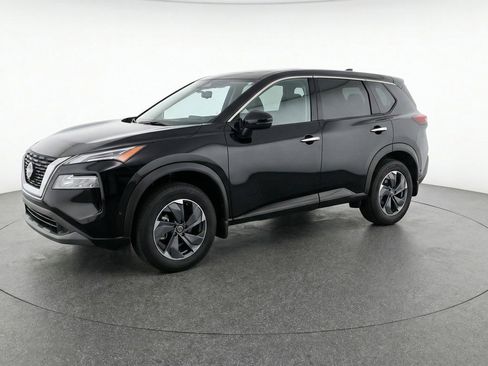 Used 2025 Nissan Rogue SV image 3
