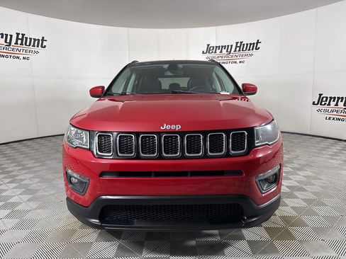 Used 2019 Jeep Compass Latitude image 4