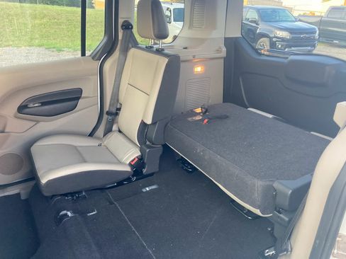 Used 2014 Ford Transit Connect XLT FWD image 4