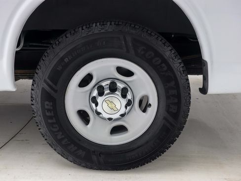 Used 2015 Chevrolet Express 3500 LT w/ LT Preferred Equipment Group RWD image 26