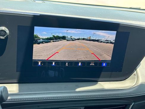 Used 2024 Buick Encore GX Sport Touring w/ Advanced Technology Package FWD image 32