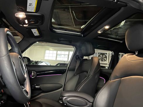 Used 2022 MINI Cooper S w/ Premium Package image 23