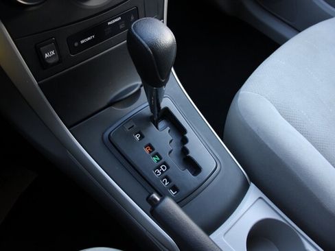 Used 2013 Toyota Corolla L image 8