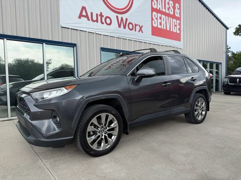 Used 2019 Toyota RAV4 XLE Premium w/ Advanced Technology Package AWD/4WD image 38