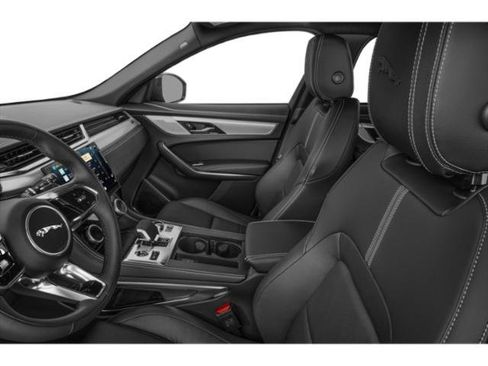 Used 2024 Jaguar F-PACE R-Dynamic S image 12