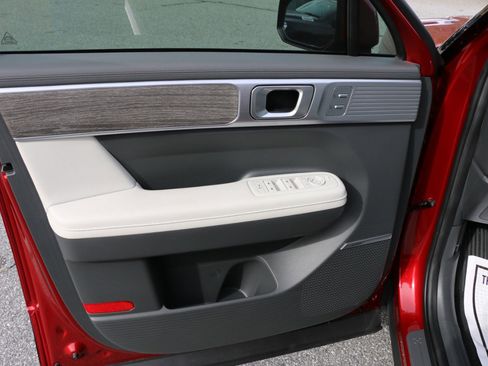 Used 2024 Hyundai Santa Fe Limited image 16