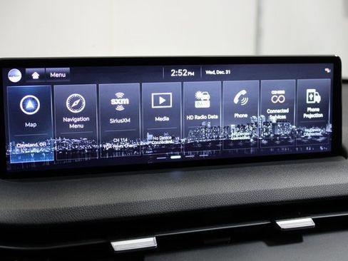 Used 2023 Genesis GV70 2.5T w/ Advanced Package image 17