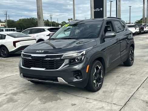 Certified 2024 Kia Seltos EX FWD image 2