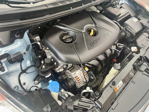 Used 2013 Hyundai Elantra GLS w/ Preferred Pkg FWD image 28