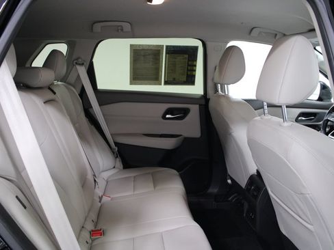 Used 2024 Nissan Rogue SL FWD image 29