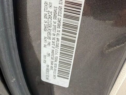 Used 2020 Chrysler Voyager LX FWD image 17