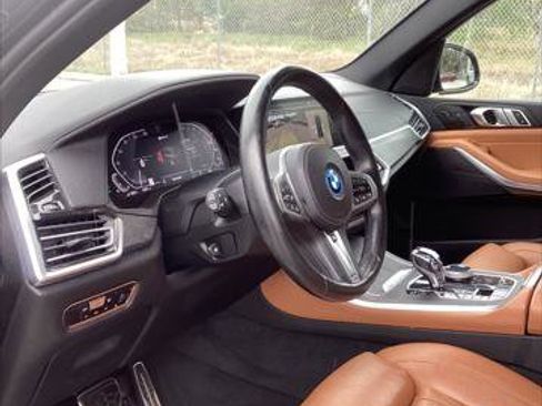 Used 2022 BMW X5 xDrive45e w/ M Sport Package image 13