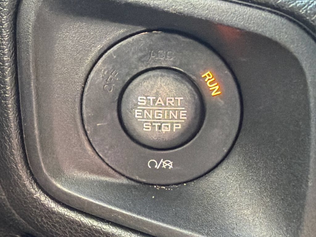 Used 2024 Jeep Wrangler Unlimited Sport AWD/4WD image 35