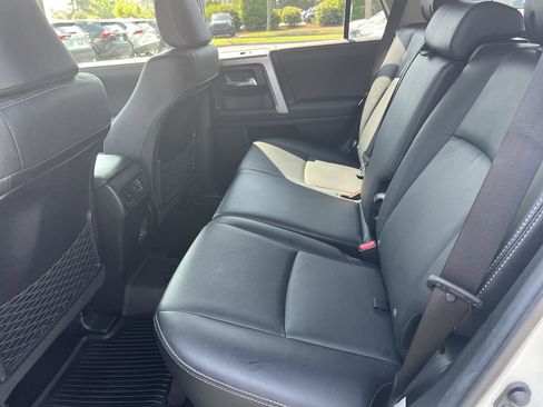 Used 2022 Toyota 4Runner Limited AWD/4WD image 32