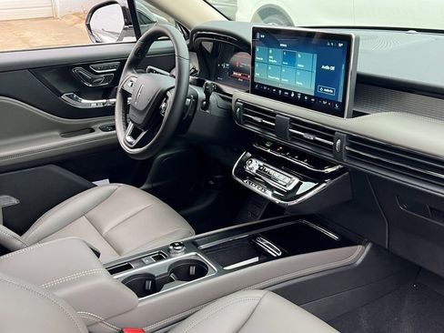 New 2026 Lincoln Corsair Premiere image 10