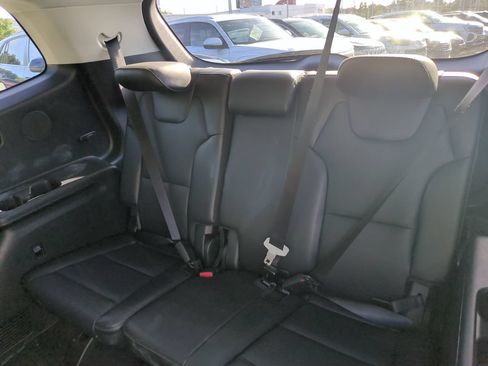Used 2025 Kia Telluride S FWD image 7