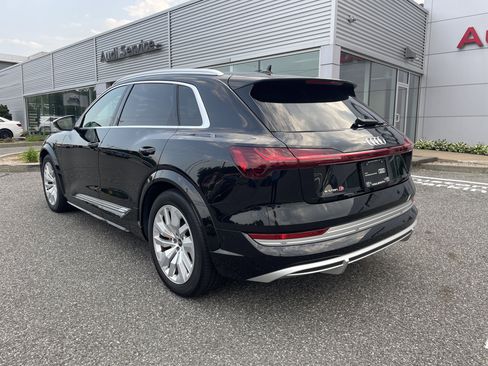 Certified 2022 Audi e-tron S Premium Plus image 6