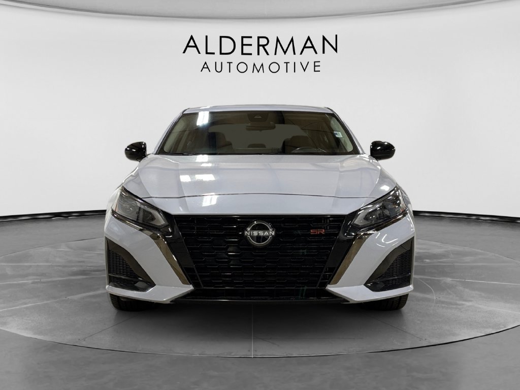 Used 2023 Nissan Altima 2.5 SR w/ SR Premium Package AWD/4WD image 8