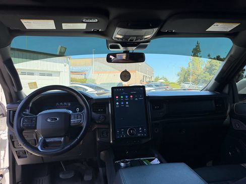 Used 2022 Ford Expedition Max Limited AWD/4WD image 11