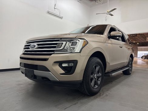Used 2020 Ford Expedition XLT w/ FX4 Off-Road Package image 25