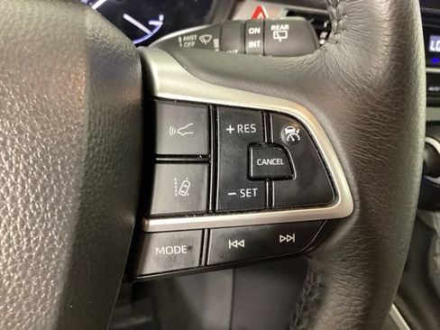 Used 2025 Toyota Sienna XLE FWD image 22